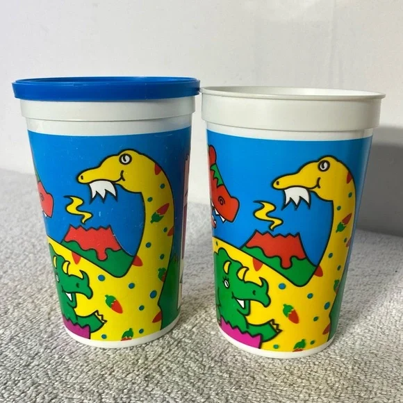 5/$35 Vintage 90s Chili’s Plastic Takeaway Souvenir Kid’s Cups W One Lid - Picture 5 of 9